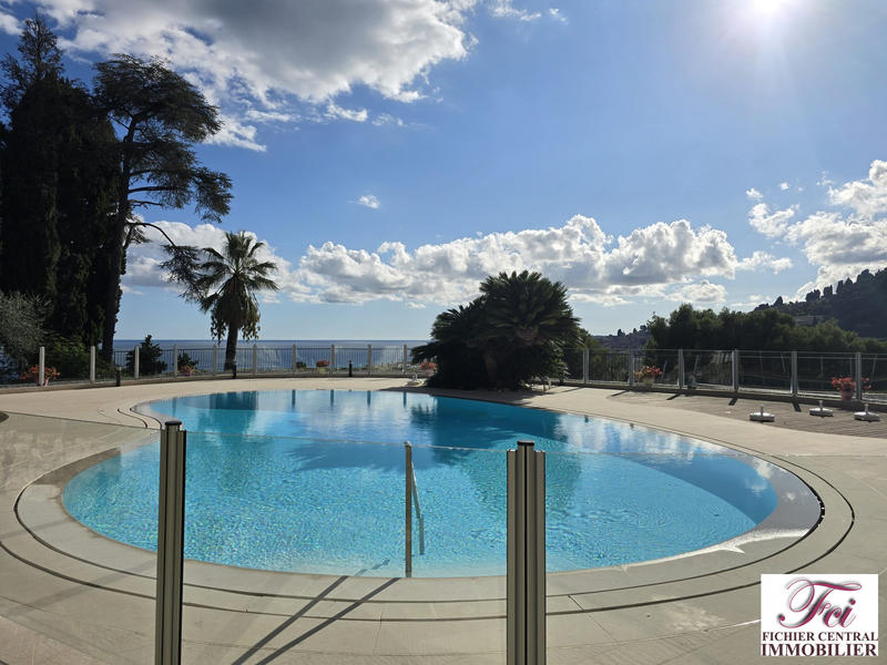 Appartement - 99 m² - 4 pièces