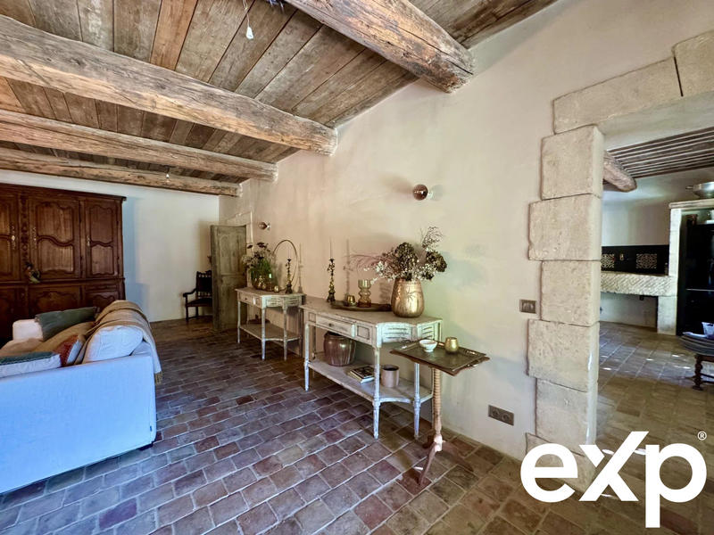 Maison traditionnelle - 252 m² - 7 pièces