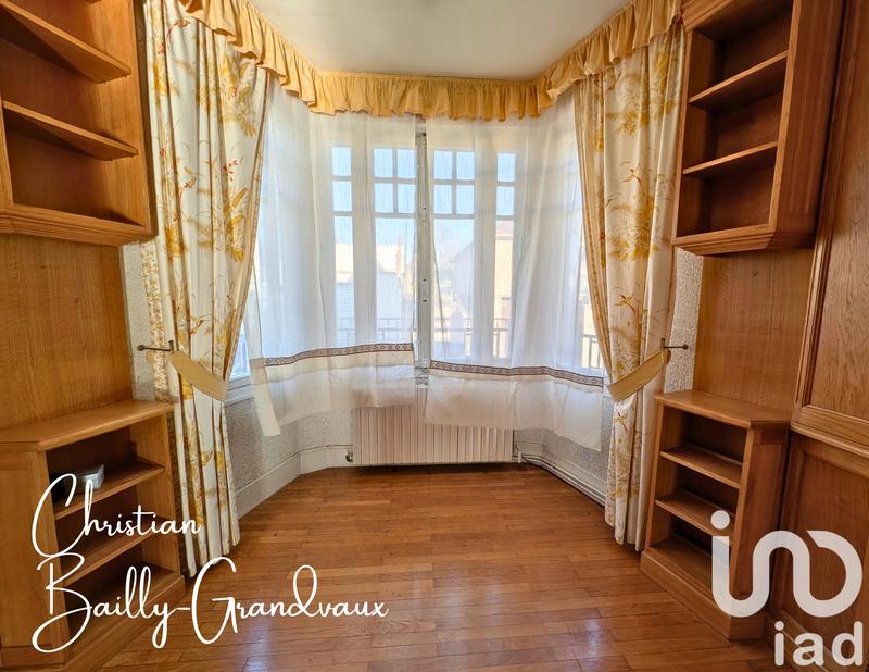 Maison - 236 m² - 11 pièces