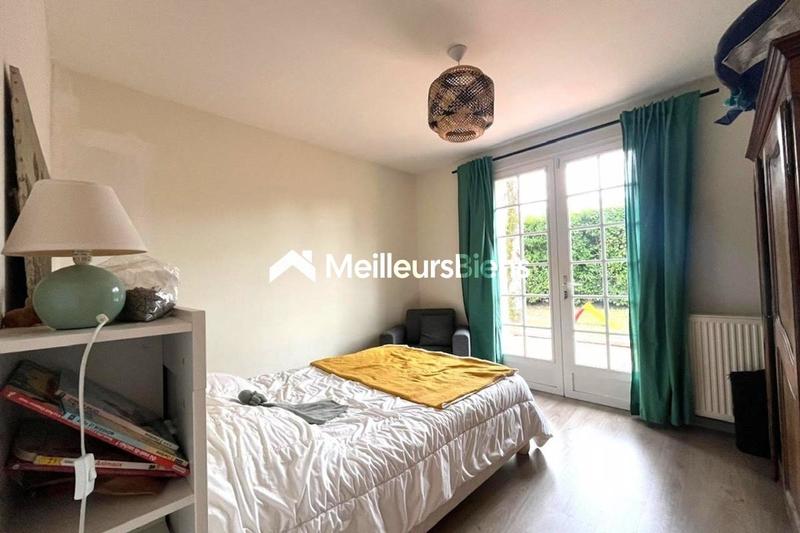 Maison - 230 m² - 8 pièces