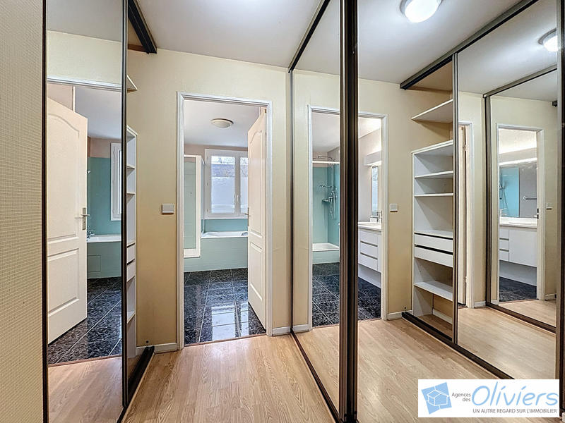 Maison - 159 m² - 7 pièces