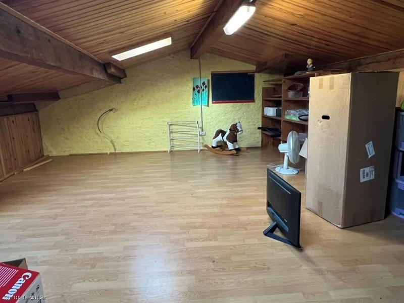 Maison - 302 m² - 9 pièces