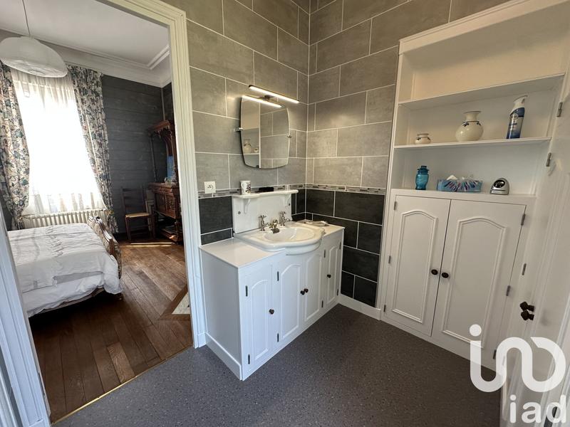 Maison - 258 m² - 8 pièces