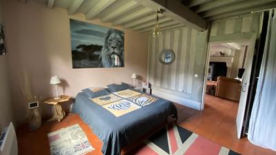 Maison - 220 m² - 7 pièces