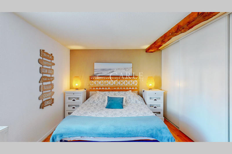 Maison - 330 m² - 8 pièces