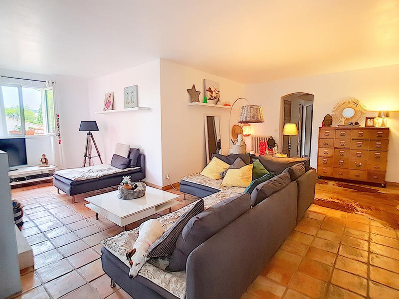 Maison - 230 m² - 8 pièces