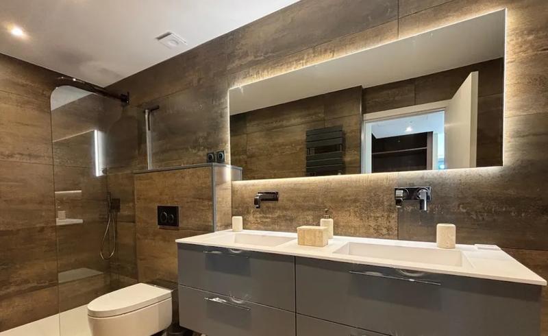 Villa - 235 m² - 6 pièces