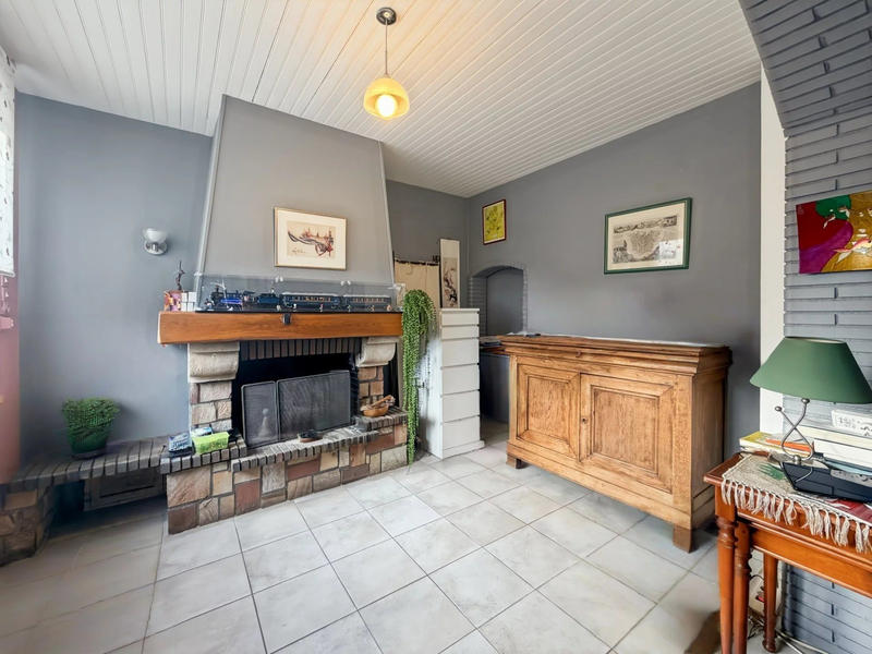 Maison traditionnelle - 138 m² - 9 pièces