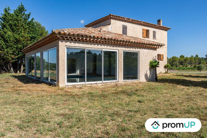 Villa - 220 m² - 8 pièces