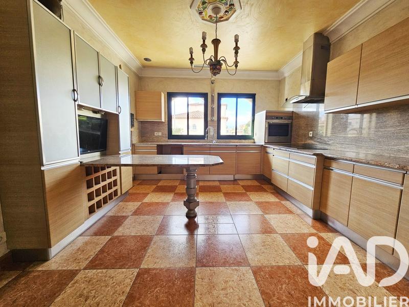 Maison - 186 m² - 6 pièces