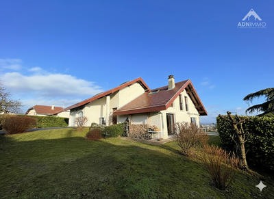 Maison - 200 m² - 6 pièces