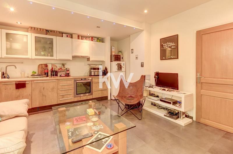 Maison - 204 m² - 6 pièces