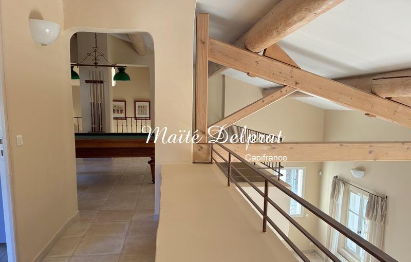 Propriété - 220 m² - 7 pièces