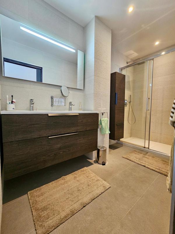 Appartement - 125 m² - 4 pièces