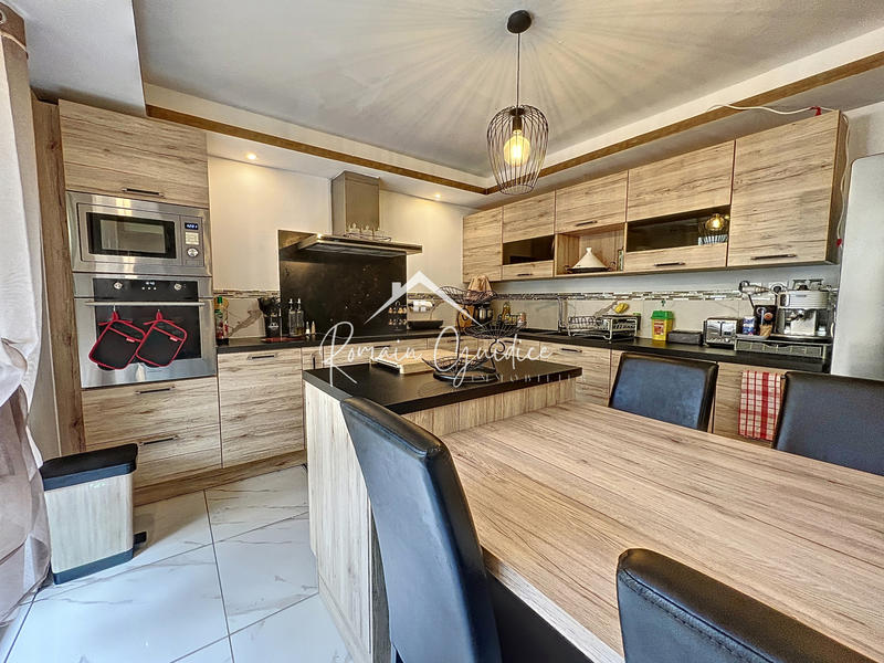 Maison - 135 m² - 6 pièces