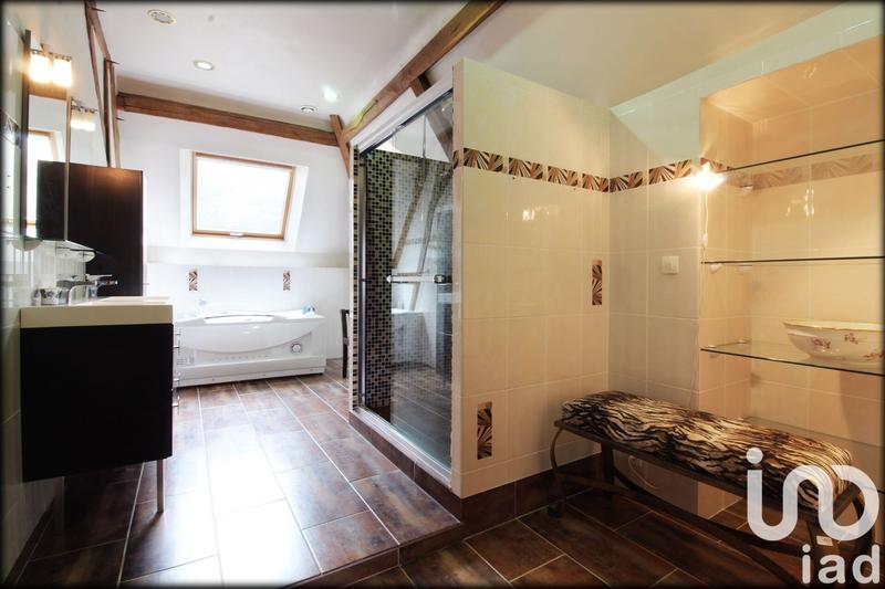 Maison - 1 500 m² - 25 pièces