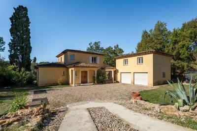 Maison - 205 m² - 5 pièces