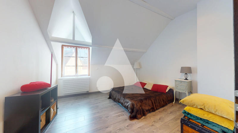 Maison - 180 m² - 6 pièces