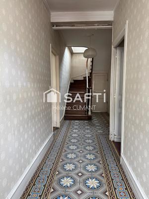 Maison - 174 m² - 9 pièces