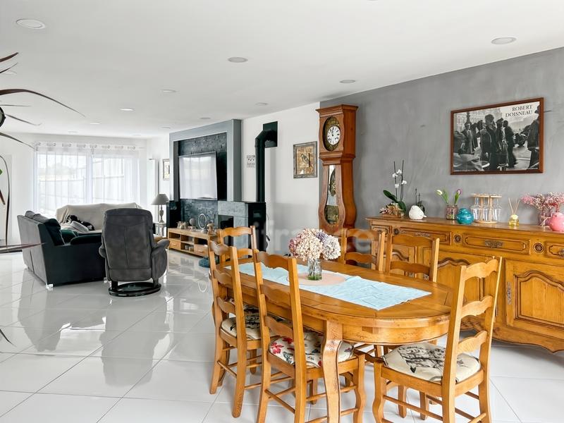 Maison - 200 m² - 5 pièces