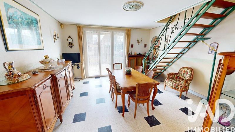 Maison - 90 m² - 5 pièces