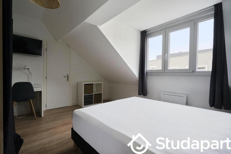 Chambre - 11 m² - 1 pièce