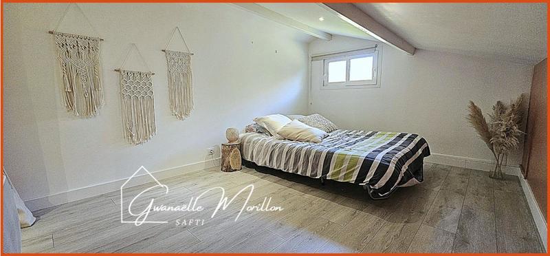 Maison - 212 m² - 7 pièces