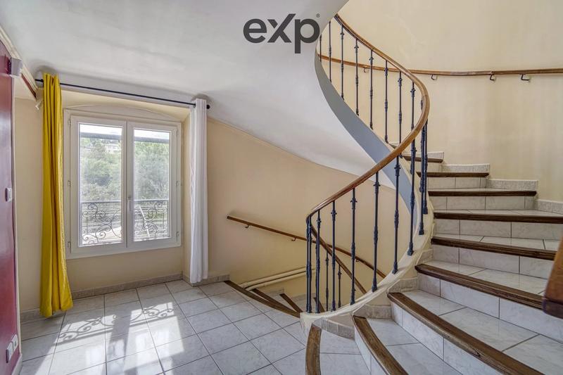 Maison contemporaine - 400 m² - 15 pièces