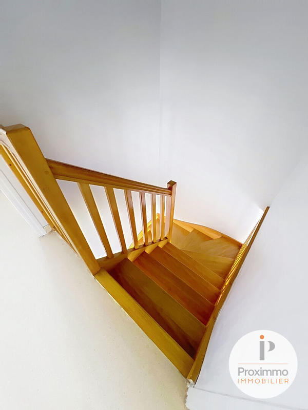 Maison - 92 m² - 5 pièces