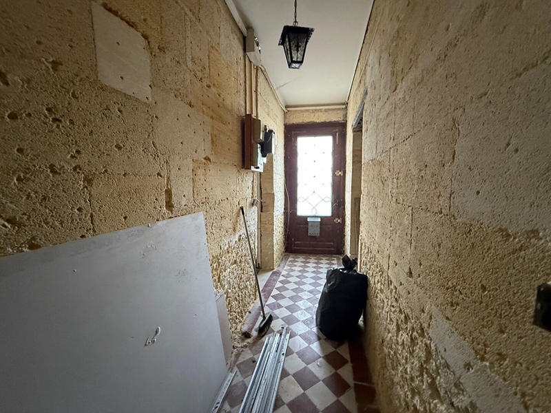 Maison - 235 m² - 10 pièces