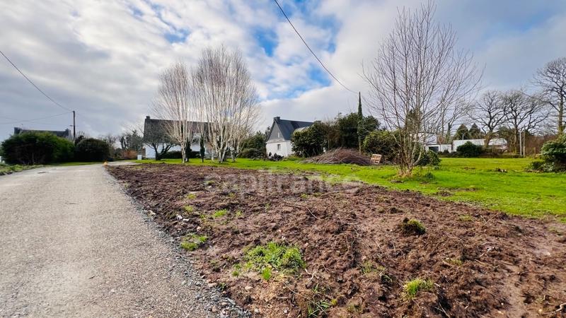 Terrain constructible - 1 000 m²