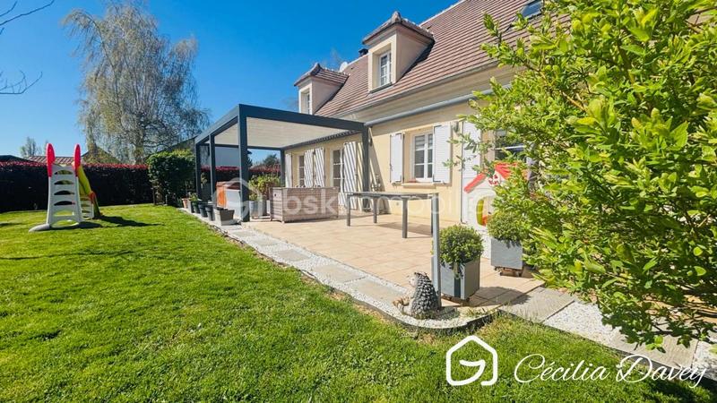 Villa - 225 m² - 8 pièces