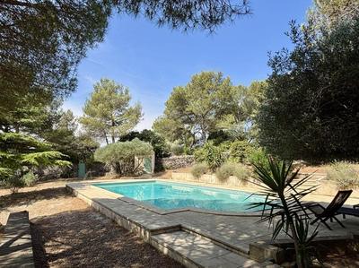 Villa - 140 m² - 8 pièces