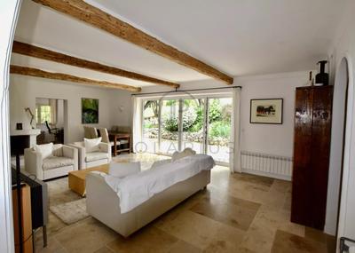 Villa - 240 m² - 6 pièces