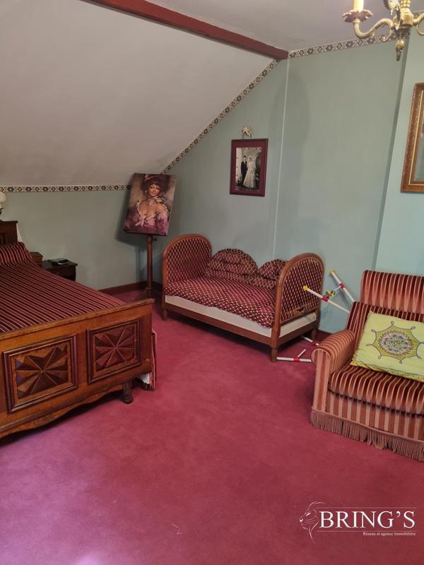 Maison - 204 m² - 8 pièces