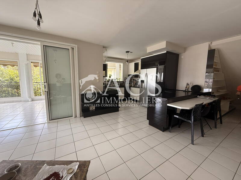 Appartement - 89 m² - 4 pièces