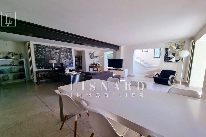 Maison - 200 m² - 6 pièces