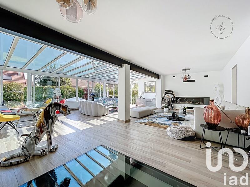 Maison - 225 m² - 7 pièces