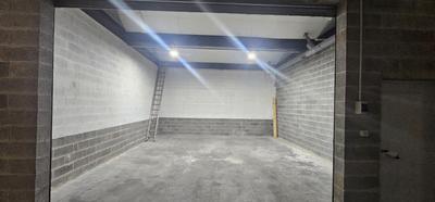 Parking / Garage - 105 m²
