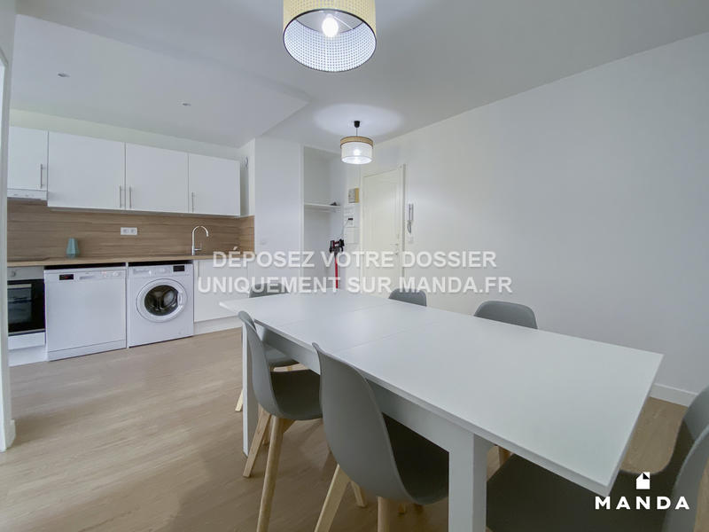 Chambre - 10 m² - 6 pièces