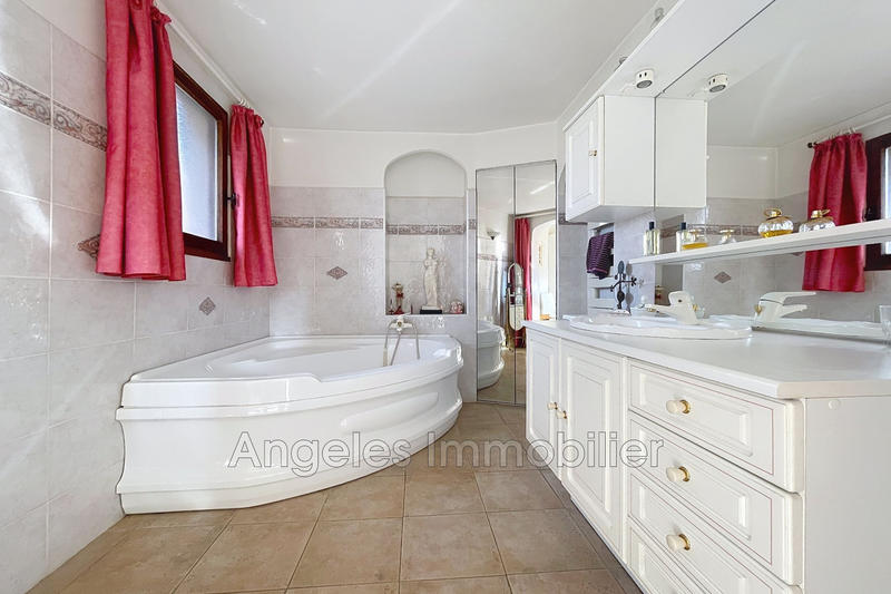 Villa - 189 m² - 6 pièces