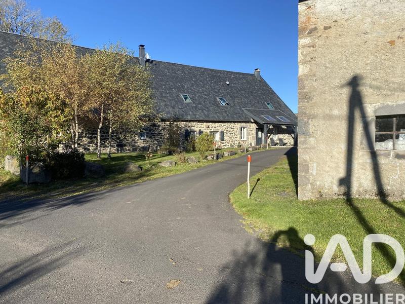 Maison - 240 m² - 11 pièces