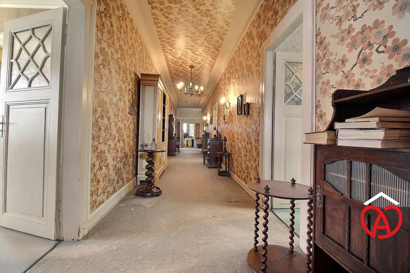 Maison - 408 m² - 17 pièces