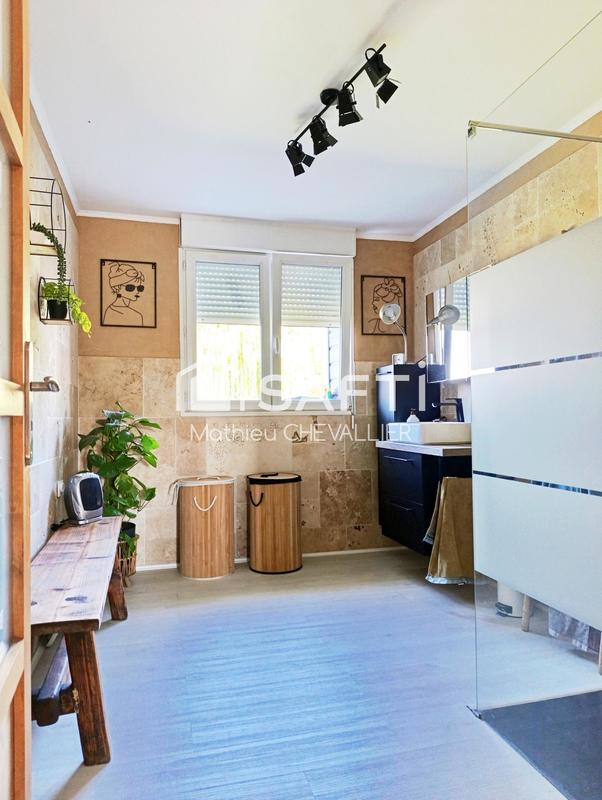 Maison - 168 m² - 8 pièces