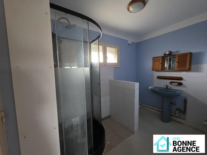 Maison traditionnelle - 166 m² - 6 pièces