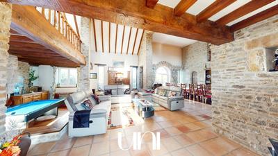 Maison - 587 m² - 11 pièces