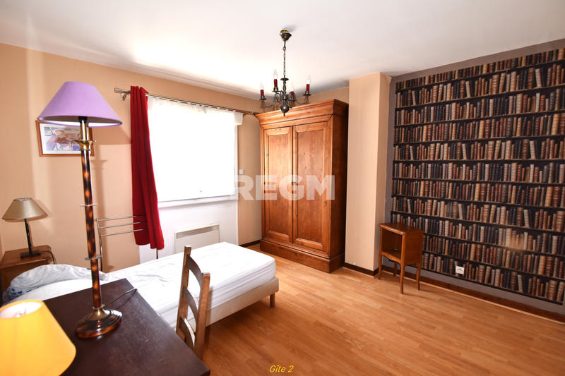 Maison - 435 m² - 6 pièces