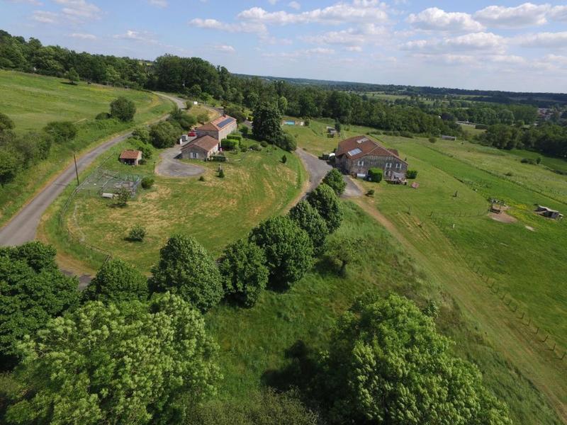 Maison - 1 270 m² - 34 pièces