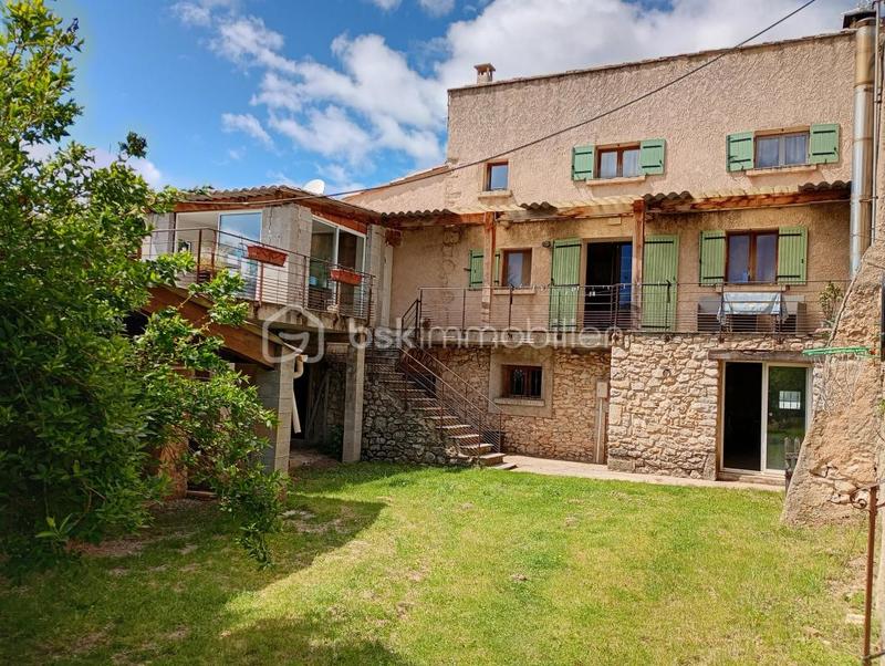 Propriété - 244 m² - 10 pièces