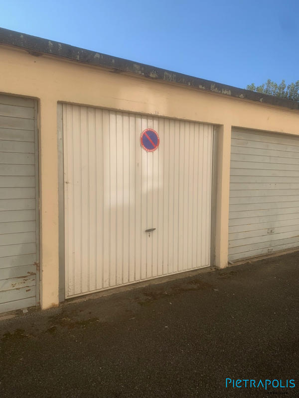 Parking / Garage - 11 m²